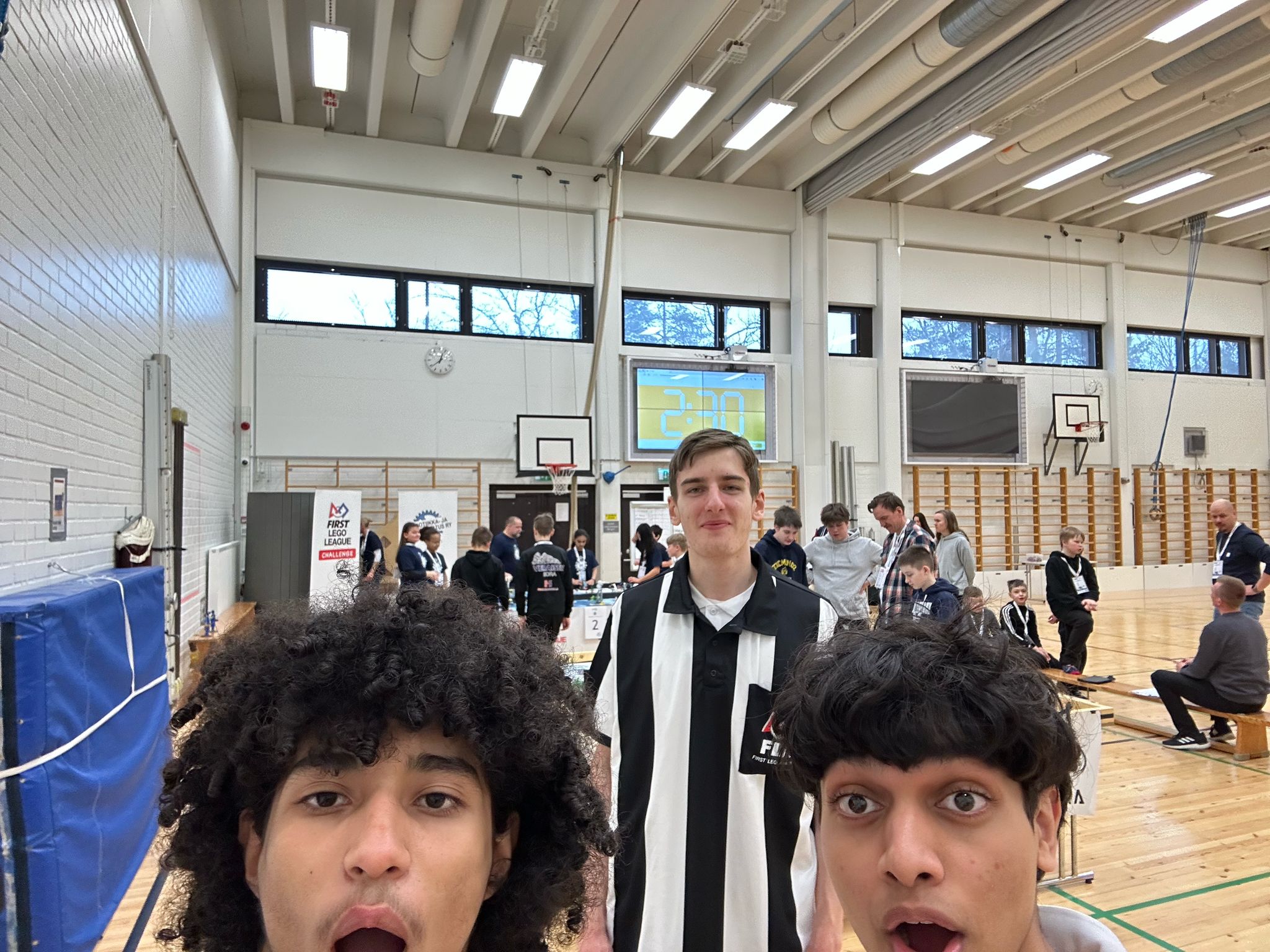 FLL competition photo 4